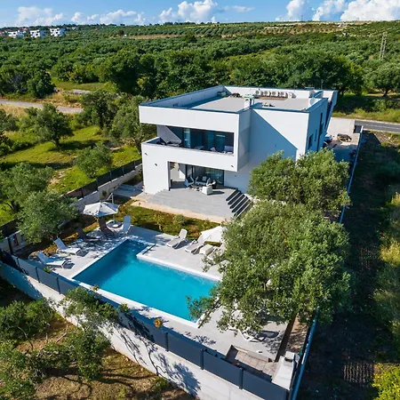 Apartment Vista Mare 1 With Heated Pool Sveti Filip i Jakov