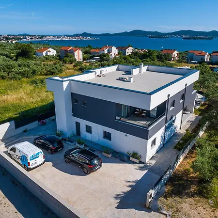Vista Mare 1 With Heated Pool Apartment