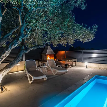 Apartment Vista Mare 1 With Heated Pool