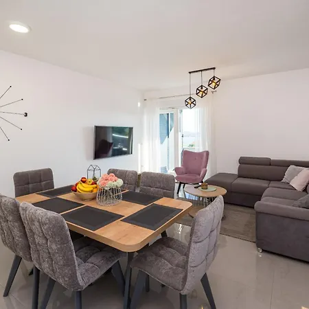 Apartmán Vista Mare 1 With Heated Pool